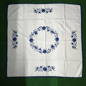 Vintage Deckchen Tischdeckchen Tischdecke Doily blau 85cm Quadrat aus Omas Zeitn - Bild 1 von 12