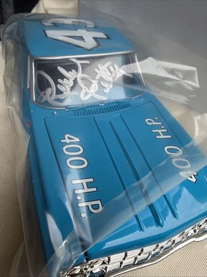 AUTOGRAPHED RICHARD PETTY 1ST DAYTONA 500 VICTORY 64 PLYMOUTH BELVEDERE 43 RARE - Image 1 of 4