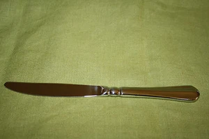 MIKASA "FRENCH COUNTRYSIDE" STAINLESS 18/10 NEW! (5) DINNER KNIVES - Picture 1 of 3