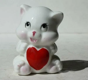 Cat Kitten Figurine White Red Heart Ceramic Porcelain Hand Painted Taiwan CUTE - - Picture 1 of 1