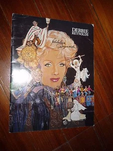 Debbie Reynolds Las Vegas Signed Souvenir Book - Imagen 1 de 1