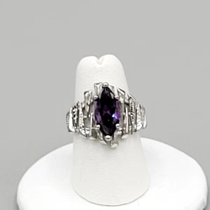 Lila Amethyst Stein Ring silberfarben Marquise Schliff Krappenfassung strukturiert Größe 7 - Bild 1 von 5