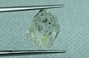 5 Cts Rare Fluorescent Petroleum Quartz Crystal Specimens With Moving Bubble - Picture 1 of 7