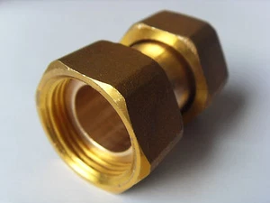 Muffe Verbinder 3/4" IG flachdichtend + 2 Dichtungen - Picture 1 of 4