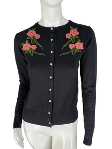 Voodoo Vixen Strickjacke Damen XS schwarz bestickt Blumen Rockabilly Pinup NEU - Bild 1 von 5
