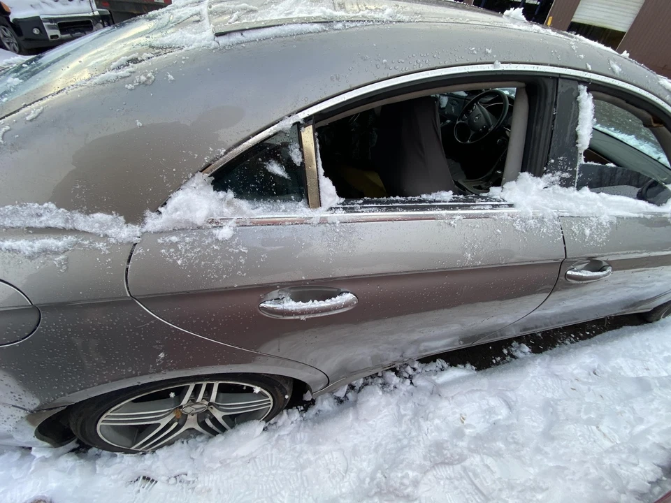 Used Rear Right Door Assembly Rear Side fits: 2006 Mercedes-benz Mercedes cls-cl Foto 1 de 4