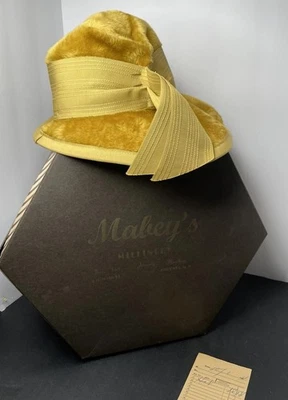 Vintage Hat Mellow Yellow 1964 Made in Italy W Pins Receipt & Box Dutchess 22 - Image 1 of 4