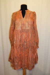 BLOOM knielanges gestuftes Sommerkleid Glitzer Paisleyprint ocker/gold 34 NEU - Bild 1 von 4