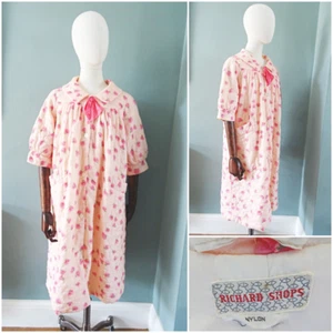 Vintage 1960s Dressing Gown Quilted House Coat Pink Floral Nylon Richard Stores - Picture 1 of 19