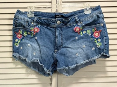 Pantalones Cortos de Jean Rue 21 Denim Lavado Mediano Talla 32x1.5 Botín Tiro Bajo Dobladillo Crudo Bordado Foto 1 de 4