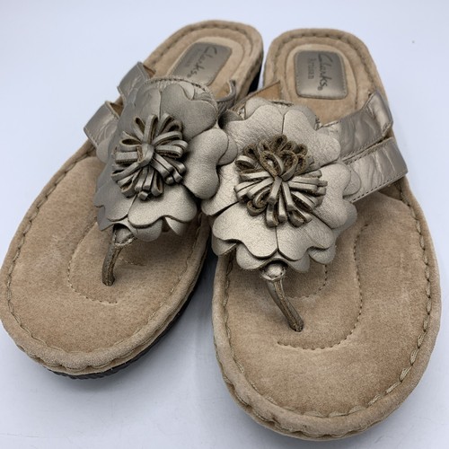 Sandali donna Clarks Artisan taglia 8 5 M infradito oro fiore pelle zeppa