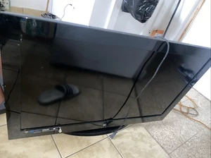 Westinghouse 40’’ Flatscreen 1080p LCD - Picture 1 of 3