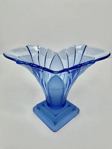 VINTAGE ART DECO 1936 WALTHER AND SOHNE GERMAN GRETA BLUE ART GLASS VASE - Picture 1 of 6