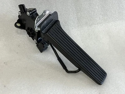 2010 2011 2012 LEXUS LS460 ACCELERATOR PEDAL 78110-50010 - Image 1 of 4