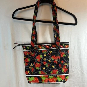 Erdbeere Damen Stepp Handtasche schwarz mit Erdbeer Taschen gefüttert - Bild 1 von 7