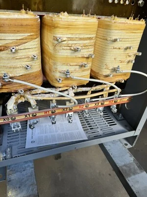 Transformador usado MGM 75 KVA 480-208Y/120 DOE2016 eficiencia Foto 1 de 2