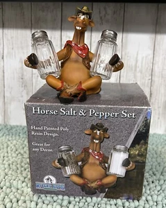 Rivers Edge Horse w/ Glass Salt & Pepper Shakers Set Camper Cabin Ranch NIB - Imagen 1 de 5