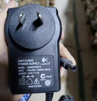 Logitech S024ES1350170 Netzteil-Ladegerät 13.5V 1.7A - Bild 1 von 2