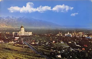 Tarjeta postal del Capitolio del Estado en la Base The Wasatch Range View Salt Lake City, UT de 1960 - Imagen 1 de 2