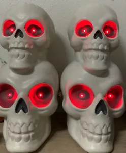 💀 Hyde &Eek Boutique Light/Sound Activated Stacked Skulls👉Set Of 2👈🆕As Shown - Picture 1 of 7