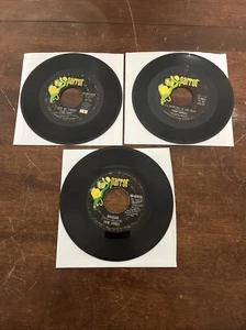 Tom Jones Lot Of 3 45RPM Singles Delilah, Love Me Tonight, I’ll Never Fall In Lo - Picture 1 of 3