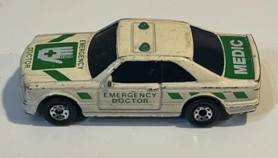 Matchbox Emergency Doctor Rescue 911 Medic Car 1984 diecast Mercedes sedán blanco Foto 1 de 4