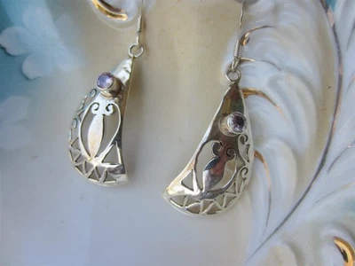 PENDIENTES perforados colgantes de amatista púrpura y plata esterlina de trabajo abierto Foto 1 de 3