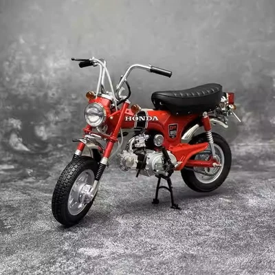 EBBRO 1/10 Scale Honda DAX ST50 1969 Red Motorcycle Diecast Model Toy Gift - Image 1 of 4