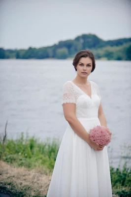 Brautkleid / Hochzeitskleid Bianco Evento ivory elfenbein Gr. 40 / L wie NEU - Bild 1 von 4