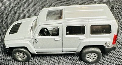 Welly Hummer H3 - Silver - 1/34 Scale DieCast SUV Truck Pullback - No. 43629 - Image 1 of 4