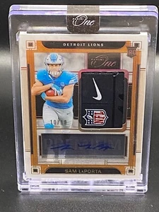 2023 Panini One Football Sam Laporta Jersey Auto 10/10 Shield Swoosh Laundry Tag - Picture 1 of 1