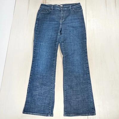 Pantalones de mezclilla azul lavado medio corte bootcut perfectamente adelgazantes Levi's 512 para mujer 12 Foto 1 de 4