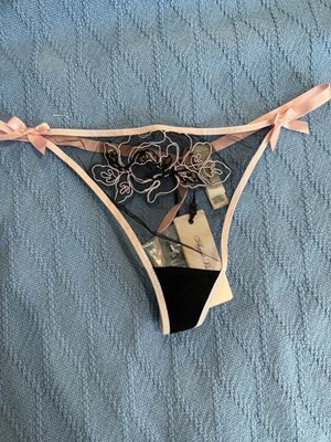 Agent Provocateur Women's Lindy Thong NWT Size 5 Pink and Black Floral - Image 1 of 4