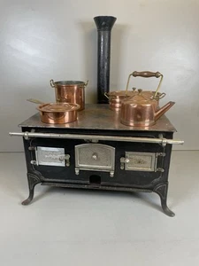 Antique Toy Cast Iron Stove Bing / Märklin Style With Copper Pots – German - Picture 1 of 9