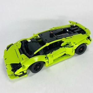 Complete! Lego Technic: Lamborghini Huracán Tecnica Set 42161 - Picture 1 of 7