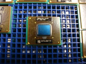 Intel Celeron Mobile CPU 450MHz/128KB/100MHz SL3PF Base/Socket 495 Copper mine - Picture 1 of 2