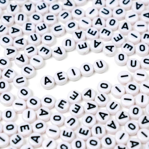 500Pcs Acrylic Vowel Letter Beads, A/E/I/O/U for Bracelets Jewelry Making DIY Cr - Picture 1 of 6