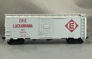 Accurail - Erie Lackawanna - 40' Box Car # 74218 w/Kadees - Picture 1 of 6