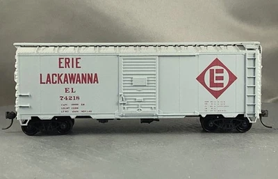Accurail - Erie Lackawanna - 40' Box Car # 74218 w/Kadees - Image 1 of 4