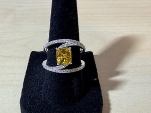 Anello Gabriel & Co. oro bianco 14 kt 2,60 ct zaffiro giallo e diamanti 0,66 ct 6,25 US - Foto 1 di 24
