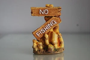 Aquarium No Fishing Sign Decoration Sand Colour Size 5.5 x 4 x 8 cms - Picture 1 of 1