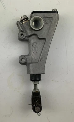 Cilindro maestro de freno trasero OEM Suzuki 69600-37K00 - 19-25 RMZ250 / 18-25 RMZ450 Foto 1 de 4