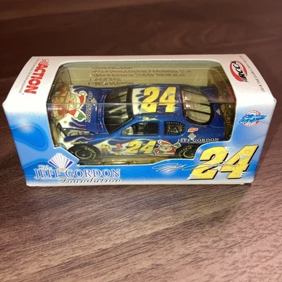 Jeff Gordon Holiday Car 1/64 - Image 1 of 4