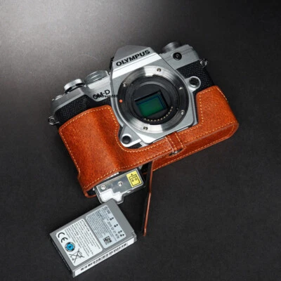 Leather Half Case For Olympus EM5 MARK III Retro Insert Handmade Camera Cover - Image 1 of 4