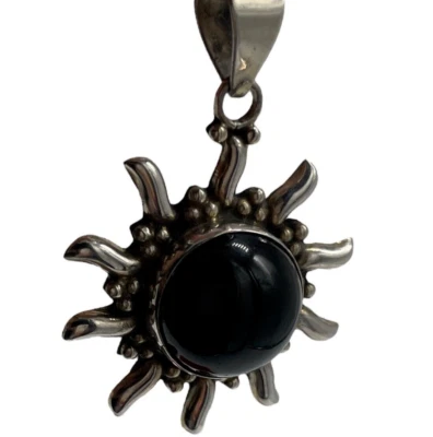 CIONDOLO PER COLLLANA UOMO E DONNA SOLE INDIANO DI ONICE NERO LISCIO ARGENTO 925 - Immagine 1 di 4