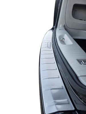 PROTECTOR PARACHOQUES TRASERO CHRYSLER PACIFICA 2017 - 2025 Foto 1 de 2