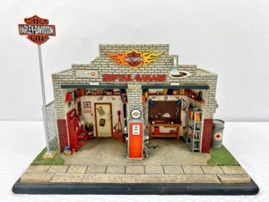 Harley Davidson Softail Garage 2002 Franklin Mint escala 1/24 diorama #3647 - Imagen 1 de 8