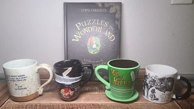 Libro Puzzles en el País de las Maravillas + Taza Taza de Gato de Cheshire de Cerámica Alicia Sombrerero Loco Foto 1 de 4
