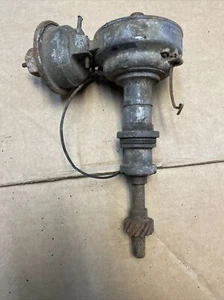 1972 Ford 8 Cylinder Ignition Distributor 351w D2AF-12127-PA 1G12 - Picture 1 of 5