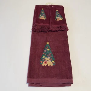 Saturday Knight Vtg Tree Bears Christmas Maroon Bath Hand Face Towel Set NOS NEW - Picture 1 of 7